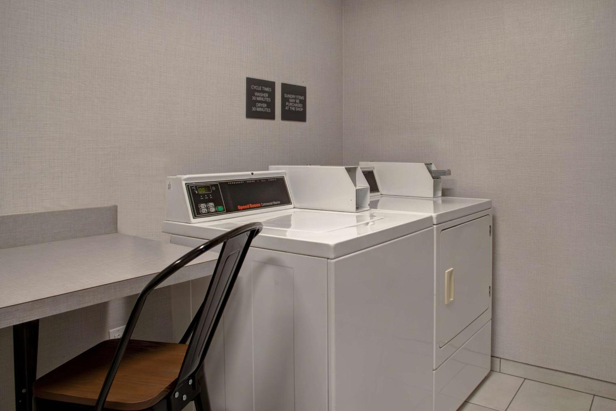 Hilton Garden Inn Kansas City/Kansas Eksteriør billede